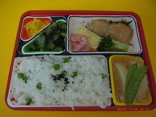 カレイの照り焼き・豆ご飯.JPG